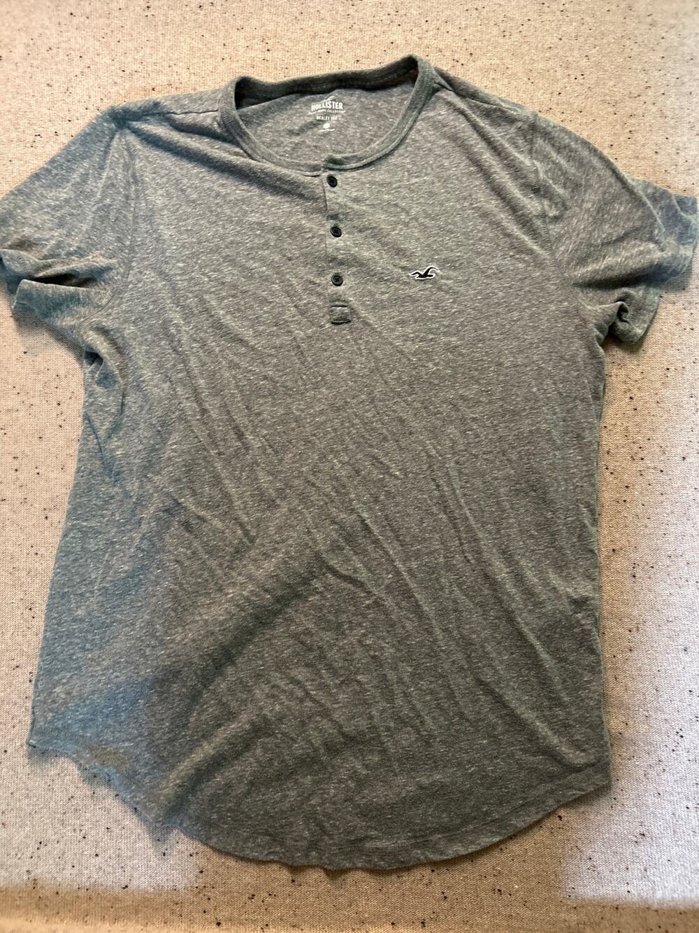 Hollister Henley Tee XL Men's Gray